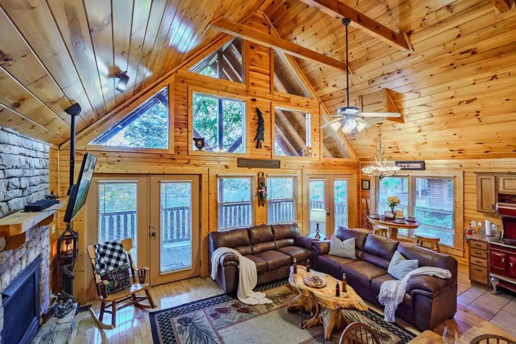 Stunning Mountain Cabin W Hot Tub Gatlinburg Exterior foto