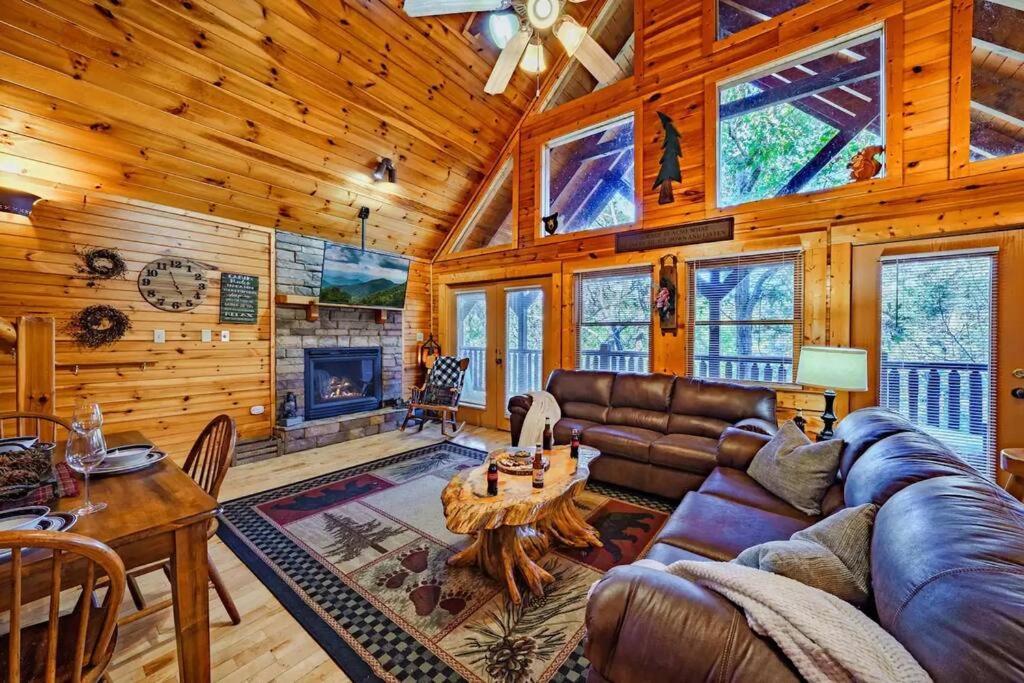 Stunning Mountain Cabin W Hot Tub Gatlinburg Exterior foto