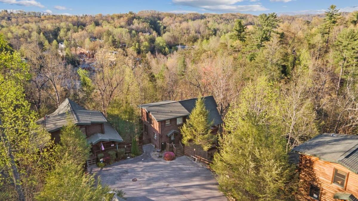 Stunning Mountain Cabin W Hot Tub Gatlinburg Exterior foto