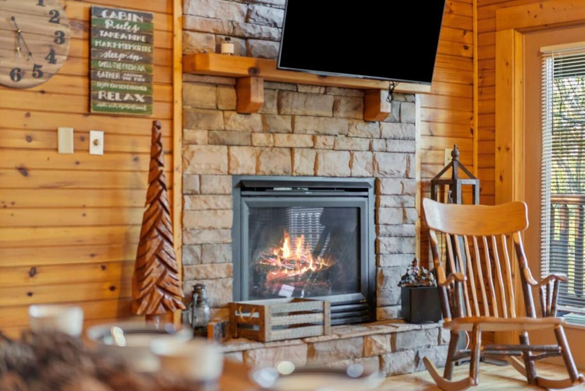 Stunning Mountain Cabin W Hot Tub Gatlinburg Exterior foto